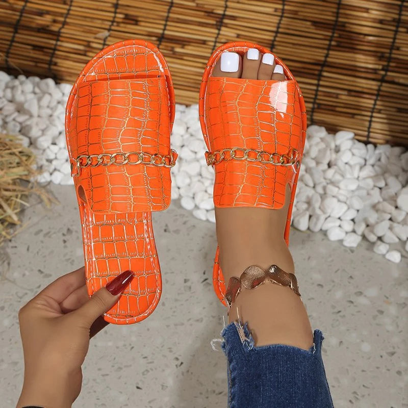 Martina - Sandalias con cadena y estampado