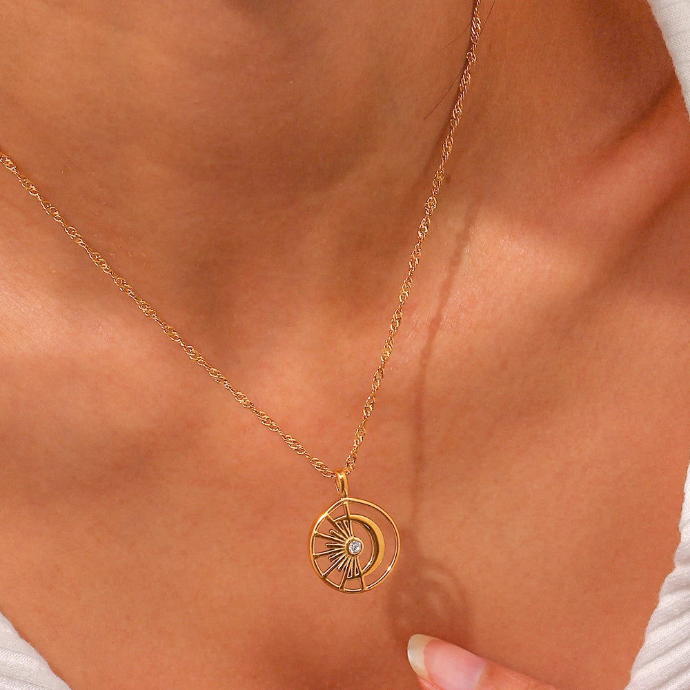 Selene – Collar de Acero Inoxidable